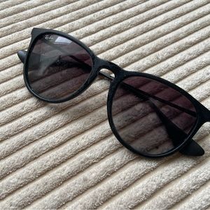 Ray Ban Erika Black Sunglasses
